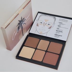 Smashbox
Cali Contour Blush, Highlighter, & Bronzer Face Palette